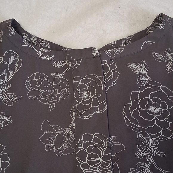 LOFT Floral Sleeveless Blouse - Charcoal - Picture 5 of 11